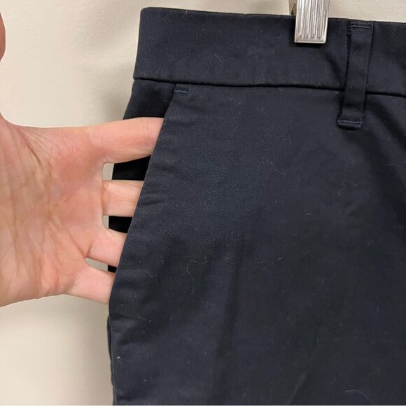Tommy Hilfiger black fly front chino shorts. Size 12 - Picture 4 of 8